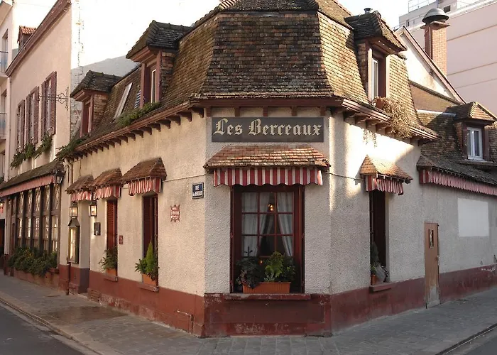 Hotel Les Berceaux 3*